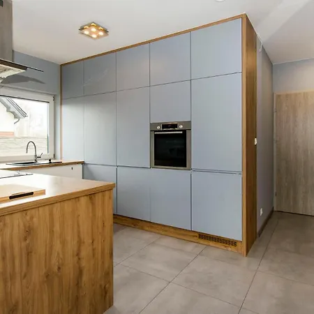 Prestige House Jacuzzi & Sauna Vila *